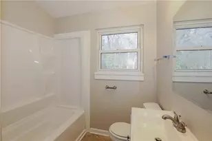 518 W Sherwood Dr, Riverdale, GA 30274 - Photo 13