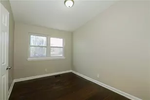 518 W Sherwood Dr, Riverdale, GA 30274 - Photo 11