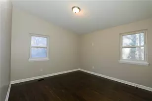 518 W Sherwood Dr, Riverdale, GA 30274 - Photo 9