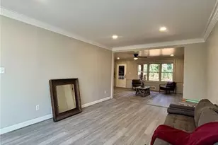 423 Orchards Walk, Stone Mountain, GA 30087 - Photo 5