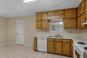 95 Rosewood Dr, McDonough, GA 30253 - Photo 5