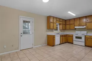 95 Rosewood Dr, McDonough, GA 30253 - Photo 3