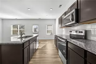 1102 Lossie Ln, Grayson, GA 30017 - Photo 15