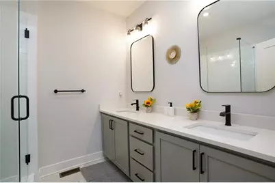 154 Chestnut Circle #80, Atlanta, GA 30342 - Photo 11