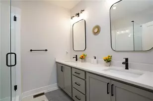154 Chestnut Cir, Atlanta, GA 30342 - Photo 11