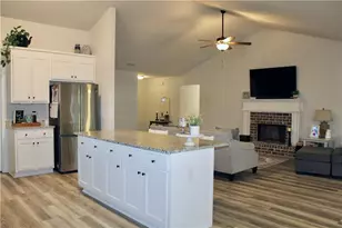 41 Meagan St, Statham, GA 30666 - Photo 11