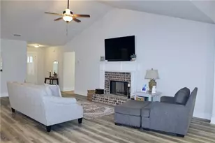 41 Meagan St, Statham, GA 30666 - Photo 7