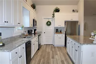 41 Meagan St, Statham, GA 30666 - Photo 9