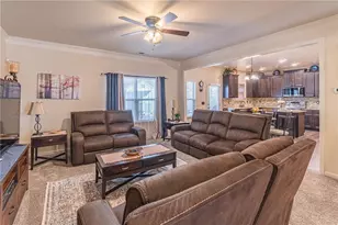 928 Pine Ln, Lawrenceville, GA 30043 - Photo 5