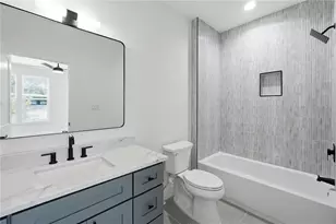 1696 Dunwoody Pl NE, Atlanta, GA 30324 - Photo 31