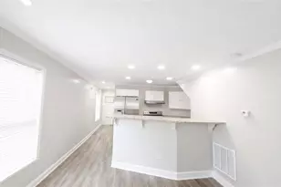 2035 Lois Pl NW, Atlanta, GA 30318 - Photo 3