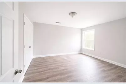 2035 Lois Place NW, Atlanta, GA 30318 - Photo 9