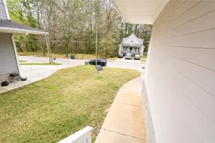 2035 Lois Pl NW, Atlanta, GA 30318 - Photo 9