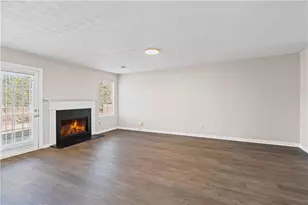 565 Amish Ave, Riverdale, GA 30296 - Photo 9