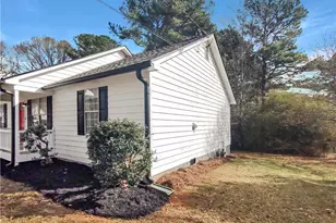 220 Peach Forest Pl, Douglasville, GA 30134 - Photo 3