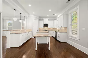 6272 Mount Vernon Oaks Dr, Sandy Springs, GA 30328 - Photo 13