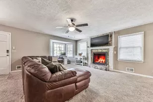 921 White Stag Ln, Canton, GA 30115 - Photo 3