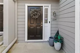 1204 Defoor Ct NW, Atlanta, GA 30318 - Photo 3