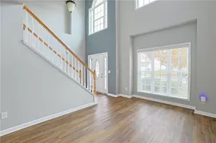 910 Lakeside Ct, Loganville, GA 30052 - Photo 15