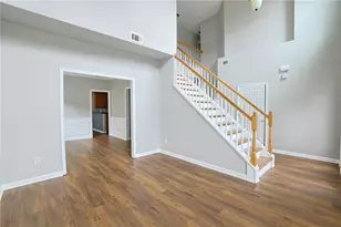 910 Lakeside Ct, Loganville, GA 30052 - Photo 17