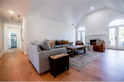 1055 Downing Court NE, Marietta, GA 30068 - Photo 9