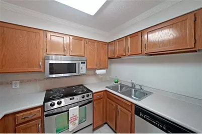 1800 Clairmont Lk #A326, Decatur, GA 30033 - Photo 3