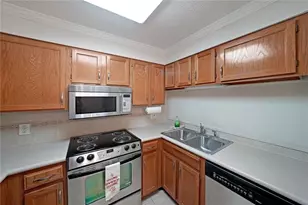 1800 Clairmont Lake, Decatur, GA 30033 - Photo 3