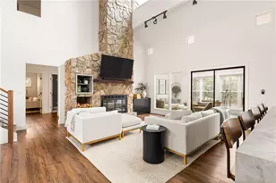 110 Lake Top Ct, Roswell, GA 30076 - Photo 3