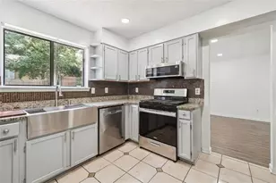 5320 Kelleys Creek Dr, Stone Mountain, GA 30088 - Photo 7