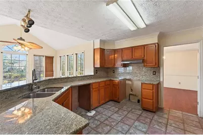 1412 Crooked Tree Circle, Stone Mountain, GA 30088 - Photo 11