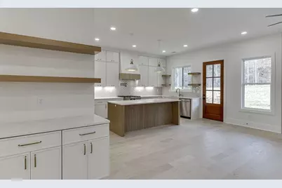 5422 Copper Creek Road, Flowery Branch, GA 30542 - Photo 13