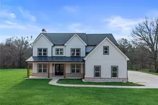 105 River Meadow Ln, Social Circle, GA 30025 - Photo 1