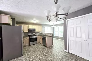 117 Davis Mill Ct, Lawrenceville, GA 30044 - Photo 9