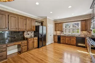 5318 Brooke Farm Dr, Dunwoody, GA 30338 - Photo 15