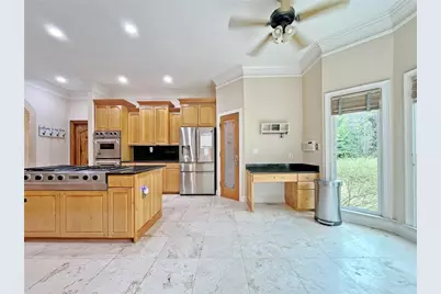 6709 Wooded Cove Court, Flowery Branch, GA 30542 - Photo 19