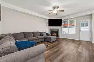 1062 Valley Rock Dr, Lithonia, GA 30058 - Photo 5