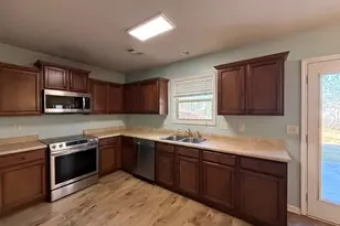 1326 Castleberry Dr, Buford, GA 30518 - Photo 9