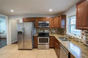 5215 Dixie Lake Rd, Union City, GA 30291 - Photo 3