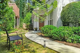 1023 Shady Valley Pl NE, Atlanta, GA 30324 - Photo 3