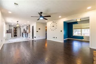 401 Crested View Dr, Loganville, GA 30052 - Photo 7