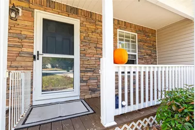 401 Crested View Drive, Loganville, GA 30052 - Photo 3