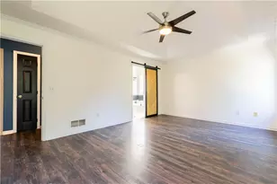 401 Crested View Dr, Loganville, GA 30052 - Photo 5