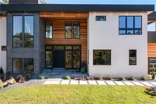 6531 Long Acres Dr, Sandy Springs, GA 30328 - Photo 9