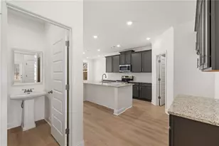 5621 Overview Dr, Flowery Branch, GA 30542 - Photo 3