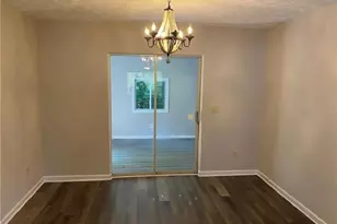 2675 Wildflower Ln, Snellville, GA 30039 - Photo 9