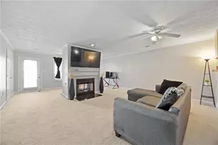 6690 Villa Ct, Lithonia, GA 30038 - Photo 9