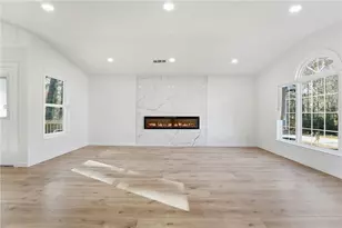 6381 Phillips Creek Dr, Lithonia, GA 30058 - Photo 7