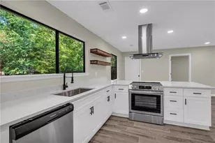 8949 Raven Dr, Jonesboro, GA 30238 - Photo 11