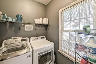 655 Scenic View, Stone Mountain, GA 30087 - Photo 21