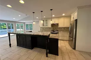 2237 Chimney Springs Dr, Marietta, GA 30062 - Photo 3